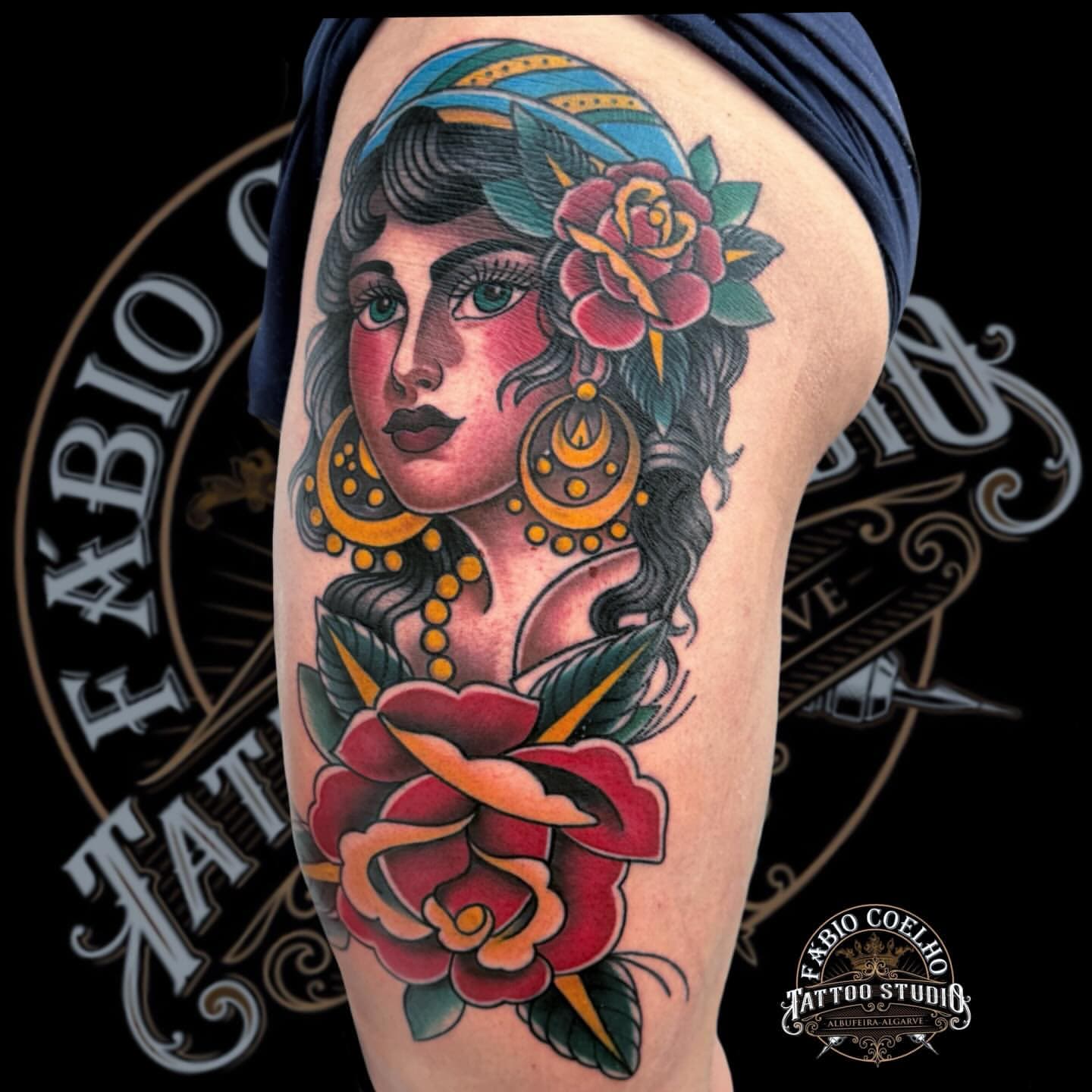 Neo-traditional pin-up and rose in full colour